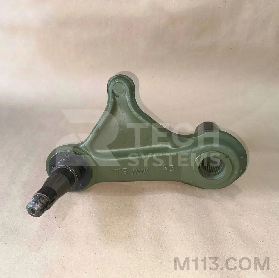 Важіль підвіски правий з кронштейном